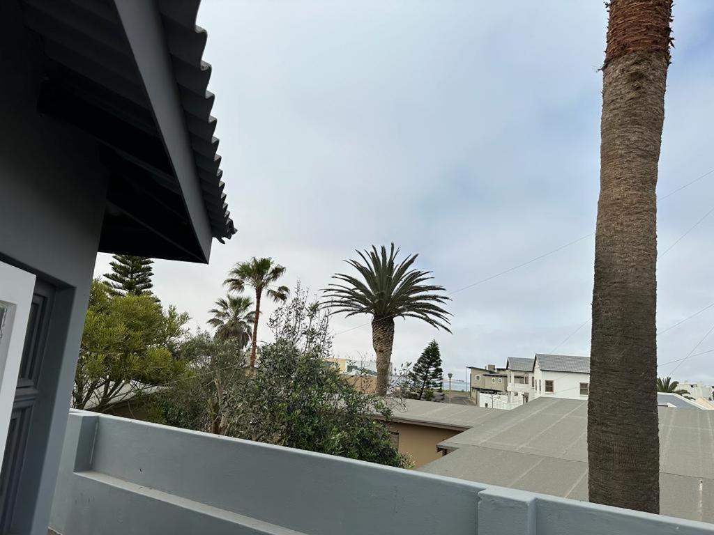 Coastwave Guest House ウォルビスベイ エクステリア 写真